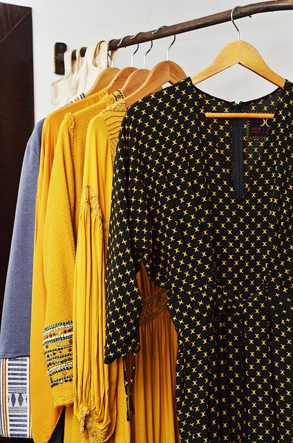 Apjoma apģērbs: Kā eleganti ietērpties ērtībā