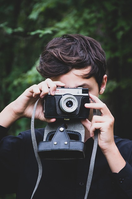 Beyond the Frame: Analog Photography's Digital-Age Renaissance