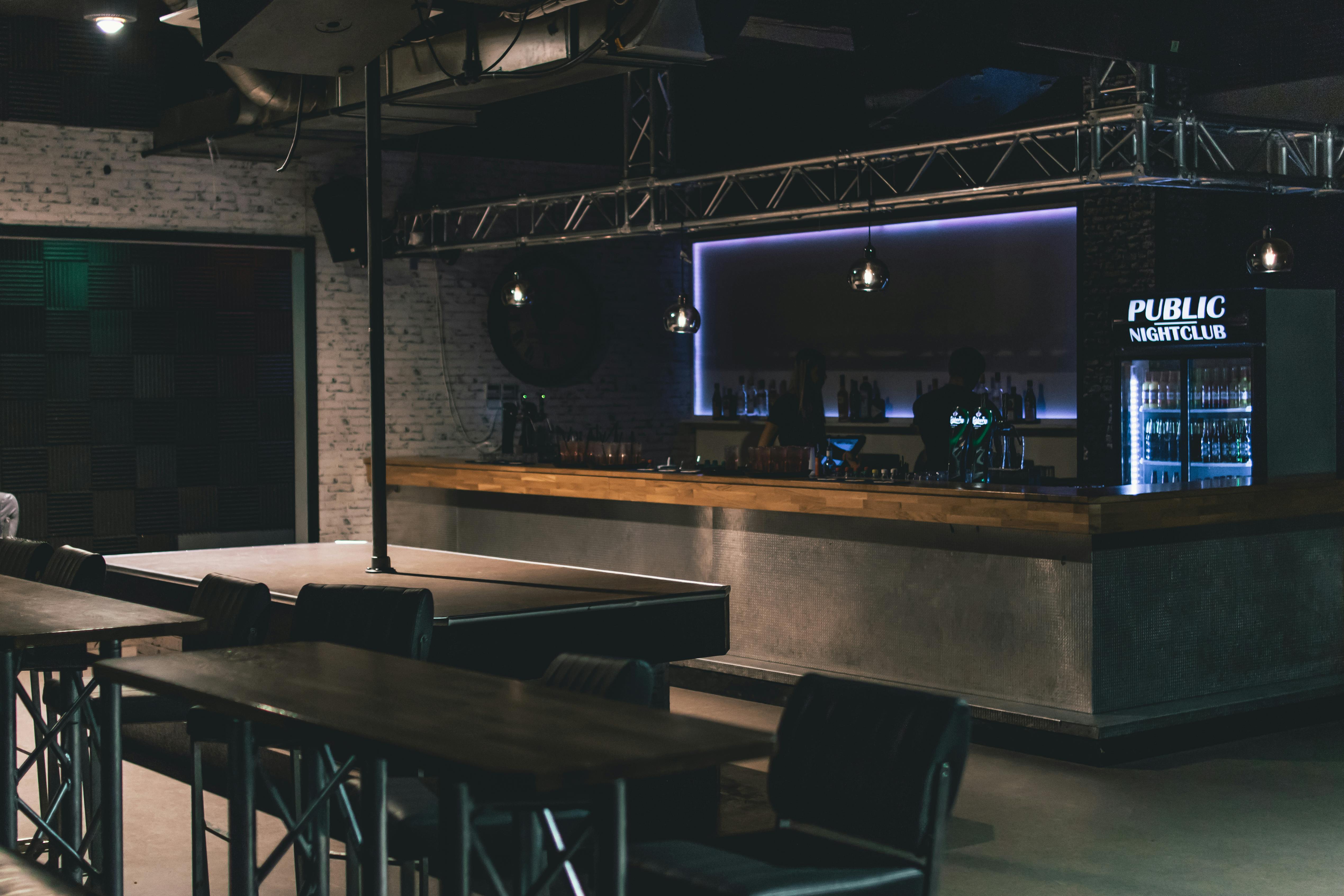 The Intricacies of Industrial Chic: Transforming Spaces with a Blend of Raw and Refined