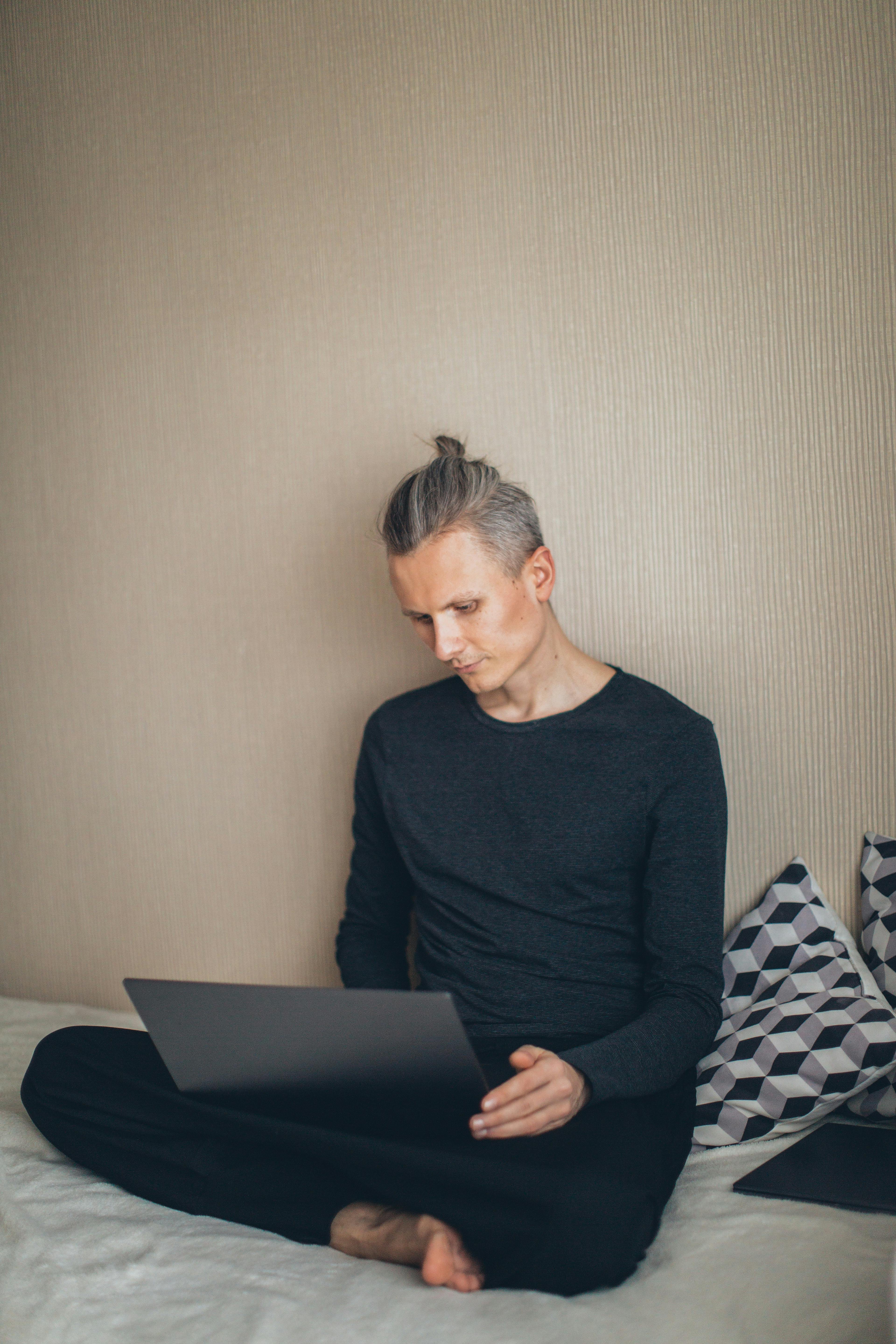 Discovering the Emergence of Digital Nomadism: A Modern Societal Shift