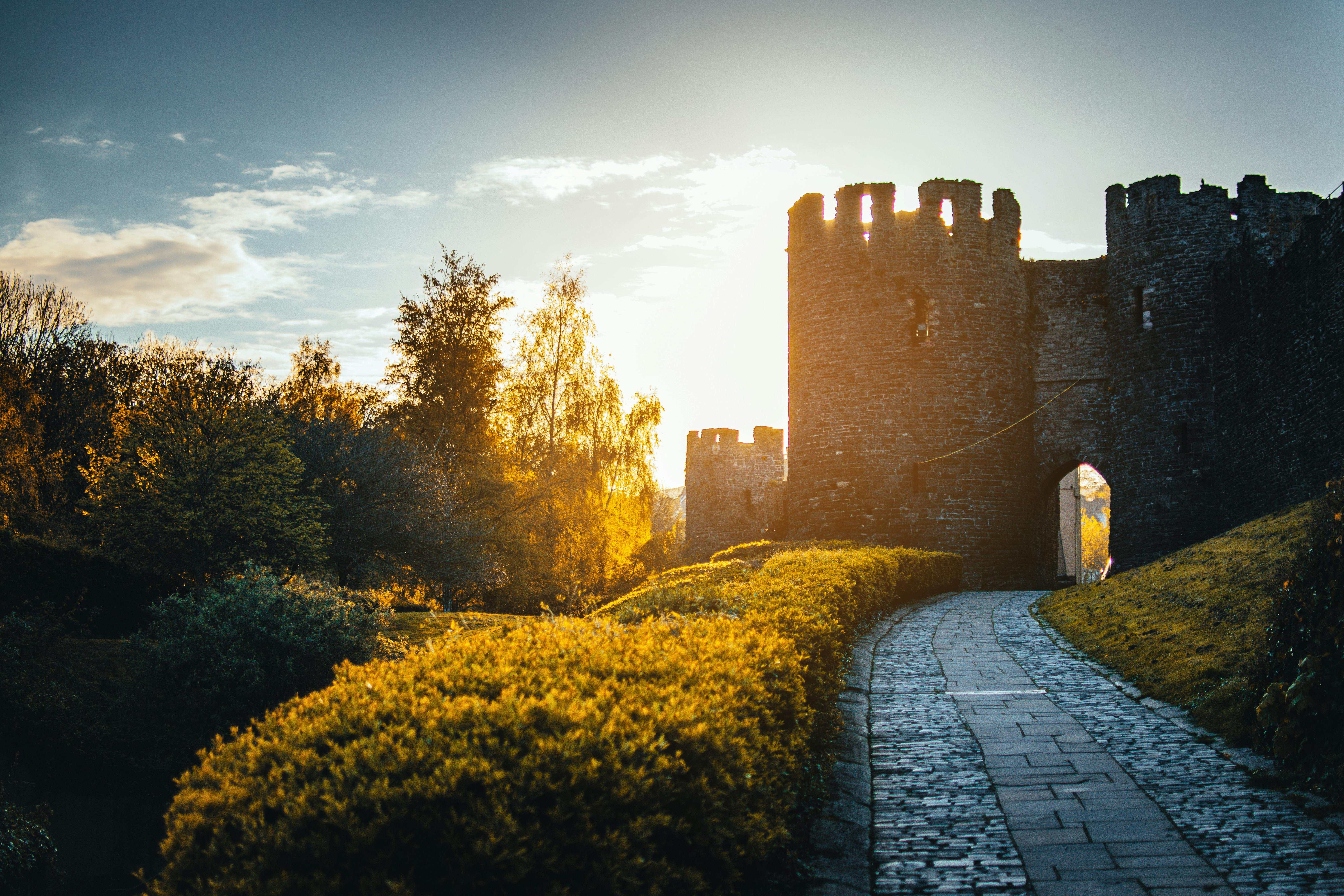 "Discovering the Renaissance of Castle Stays: A Blend of History and Luxury"