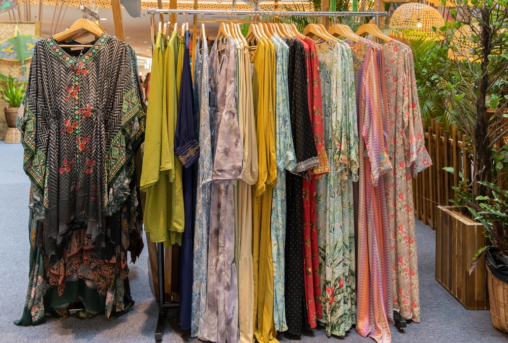 Draping Elegance: Unveiling the Resurgence of Kaftans in Modern Fashion