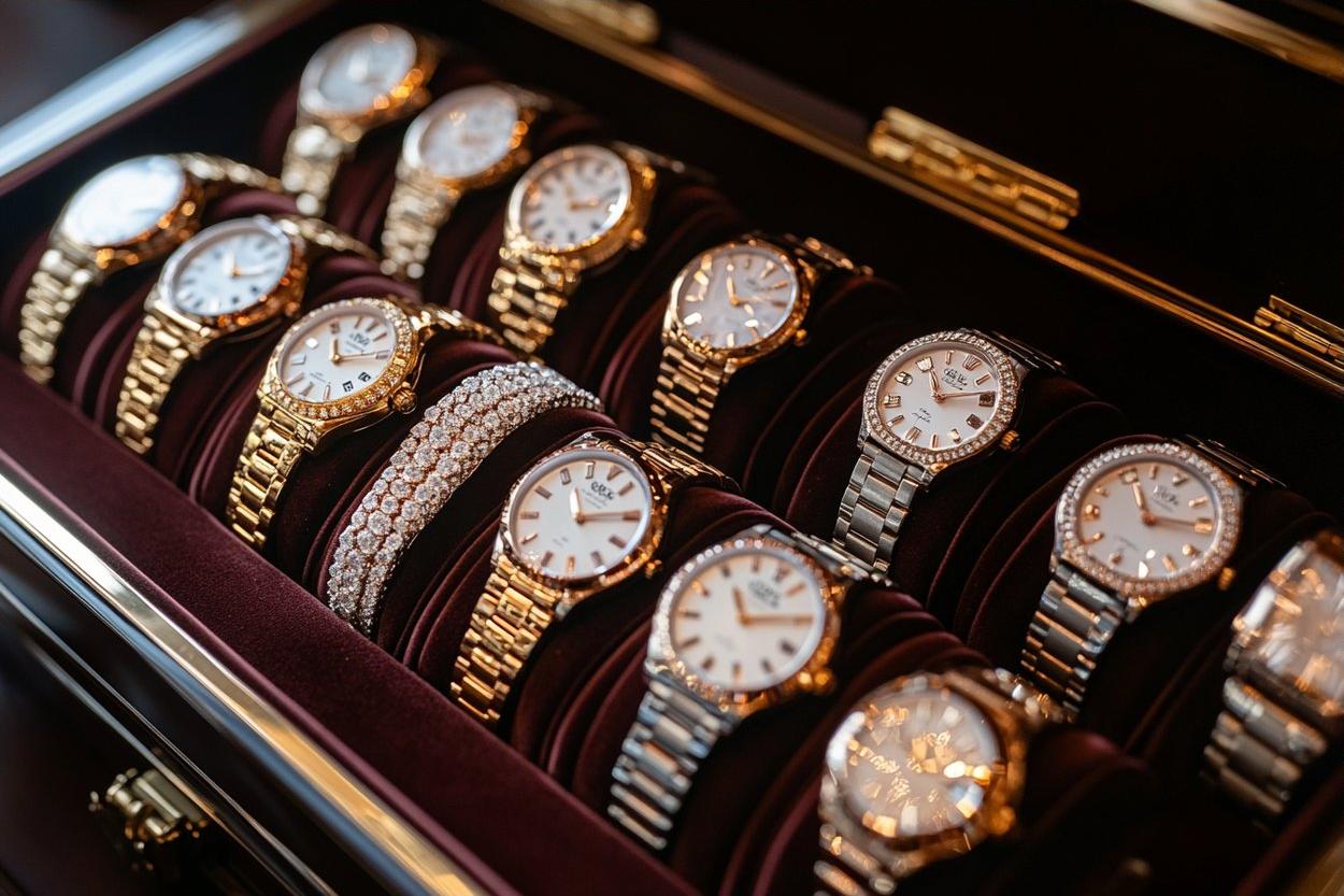 Zarafet ve Dayanıklılık: Jewelry Seçimi ve Bakımı Rehberi