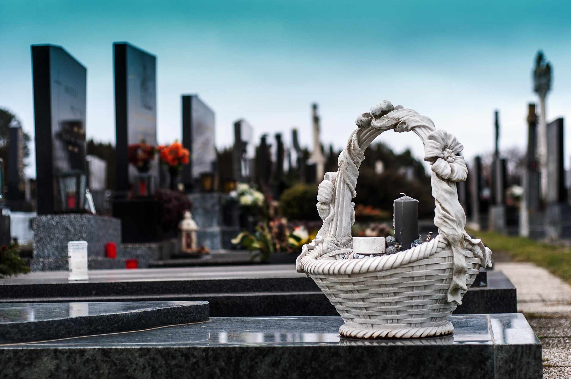 A Compassionate Guide to Choosing a Cemetery Headstone