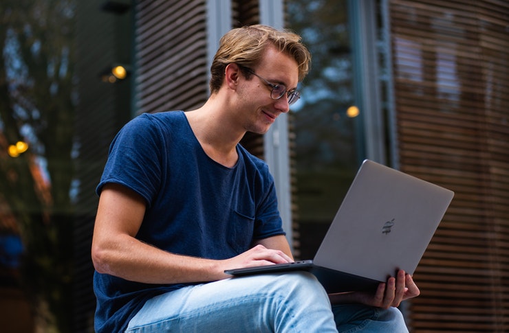 Online vs. Traditional Schooling: Which is Better?