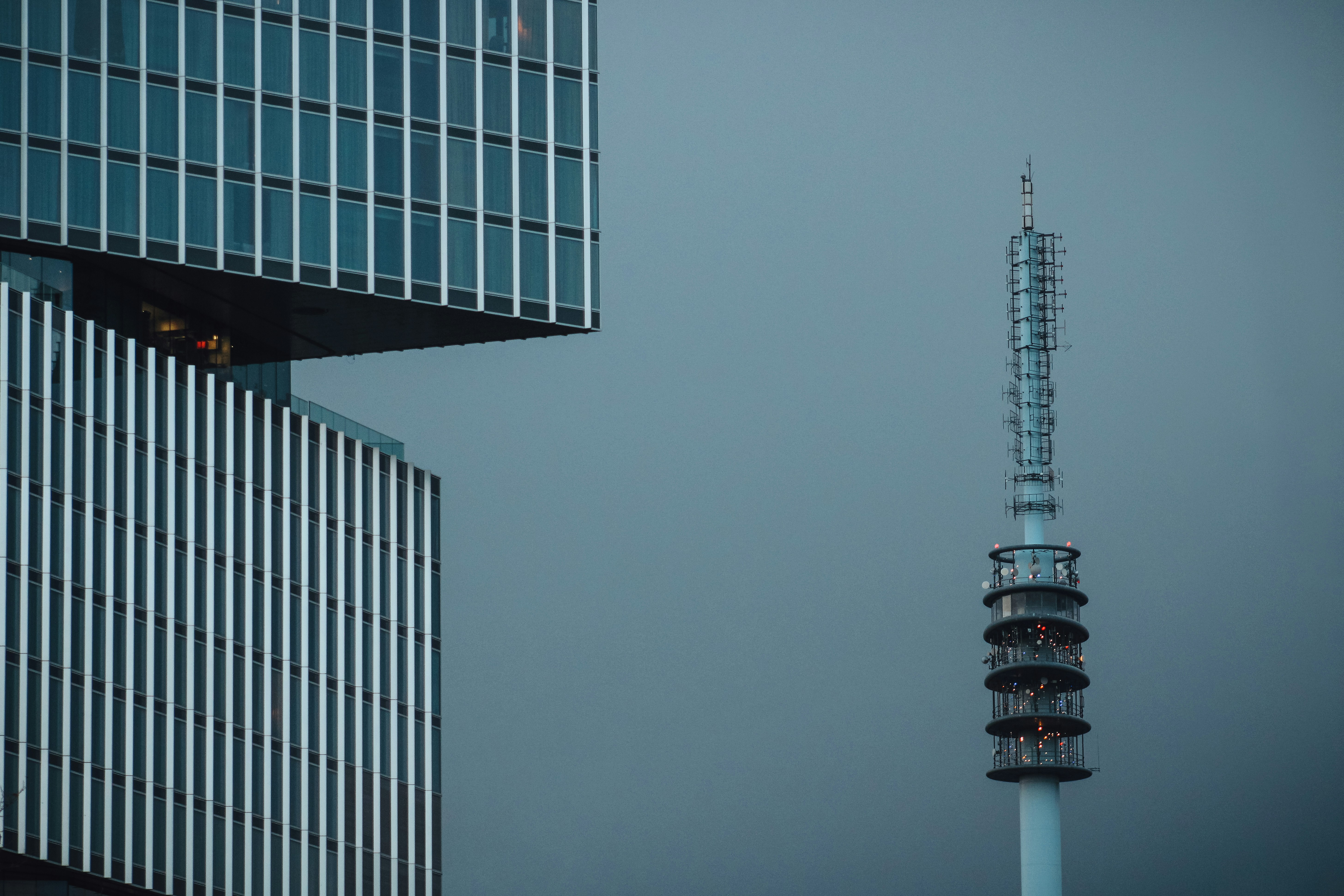 Article Redefining The Digital Landscape With Sub-6 GHz Technology