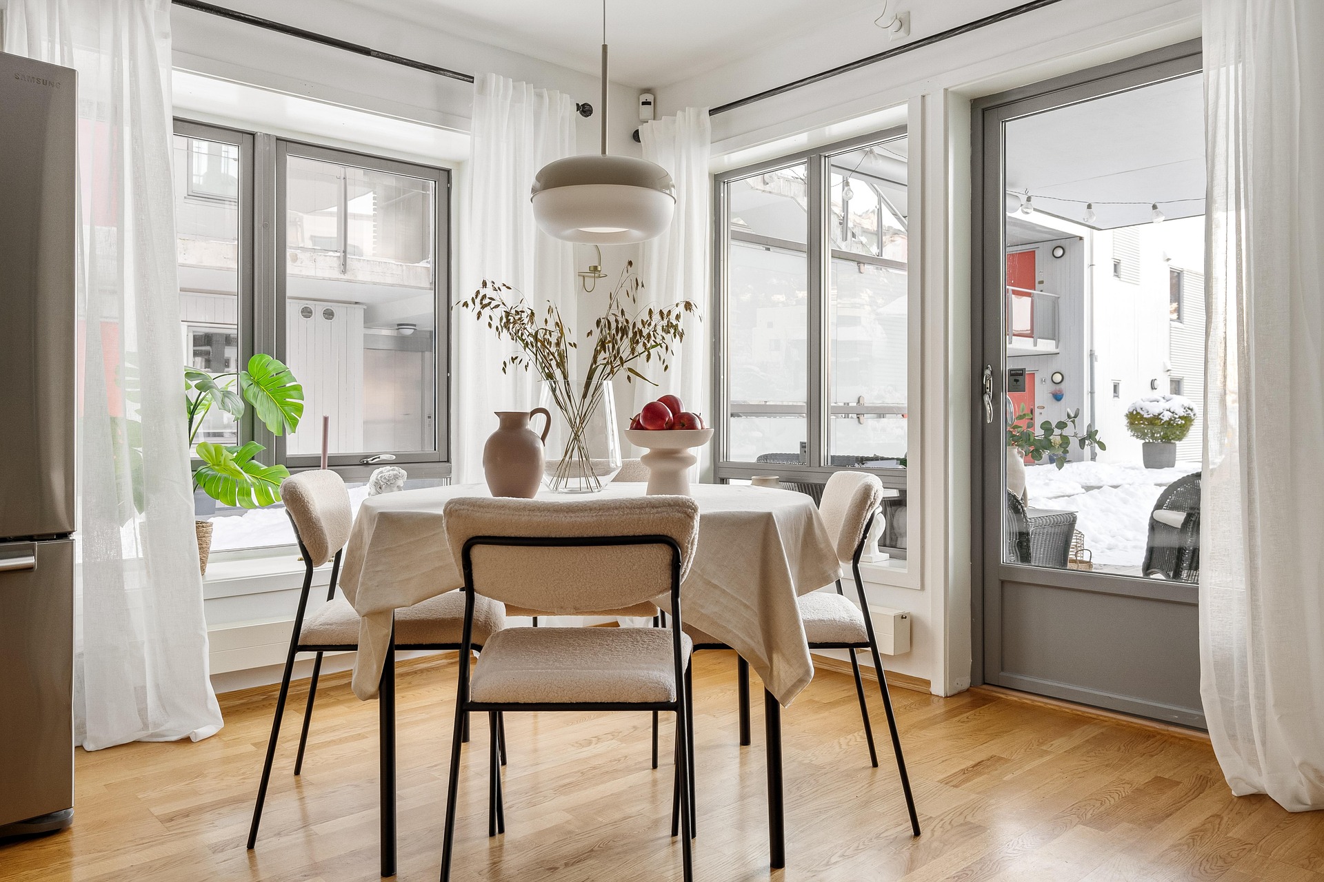 Revamping Your Home With an Invigorating Fusion of Traditional and Modern Design Elements