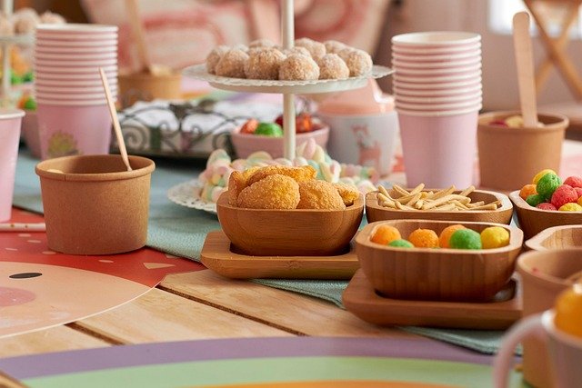 Precios de catering de cumpleaños y qué saber antes de pedir