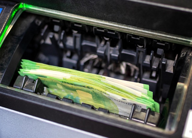 A Deep Dive into Smart Beta Investing: Amplifying Returns and Mitigating Risks