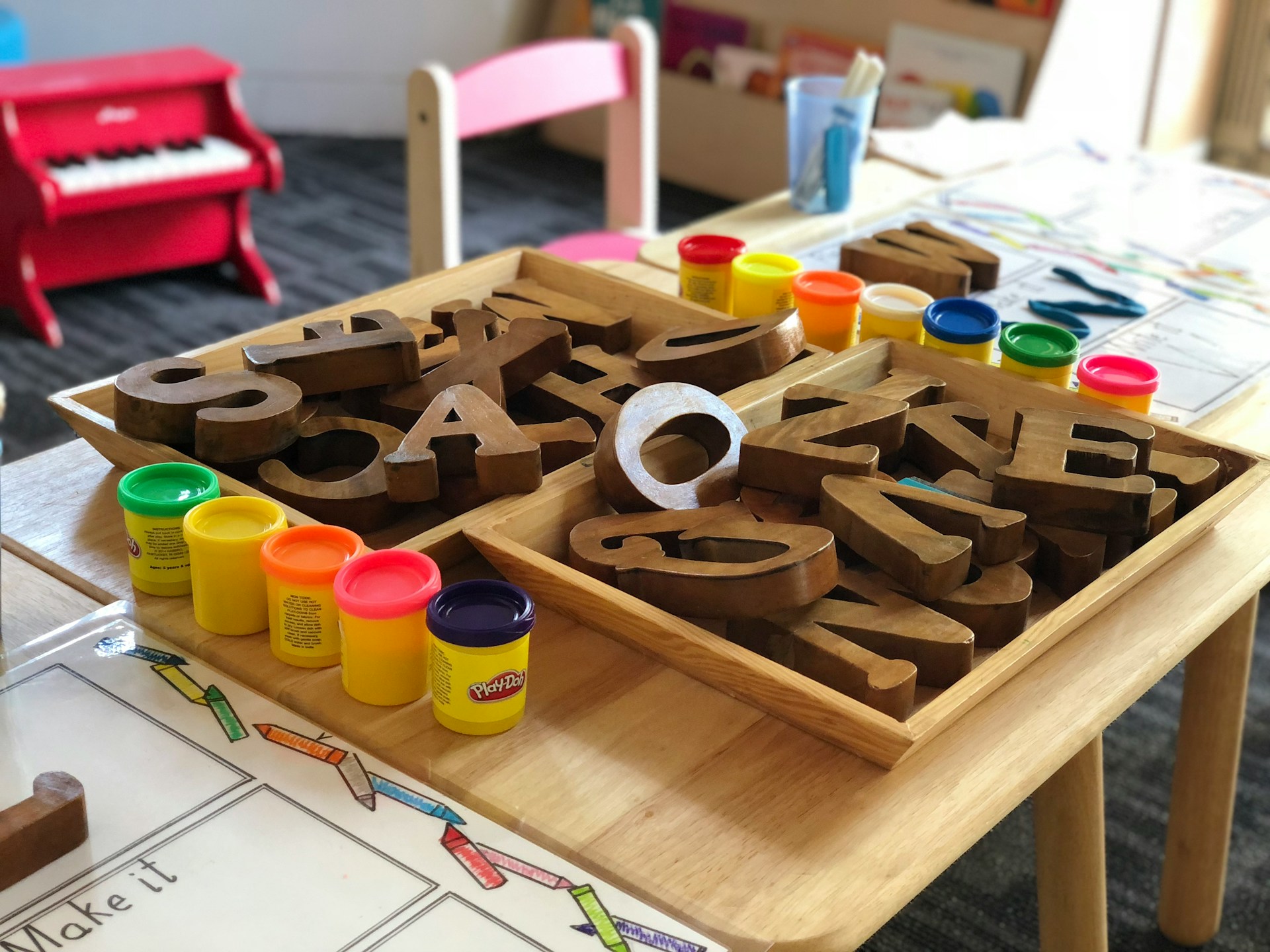 Explore as funções de assistente de creche infantil na sua comunidade local