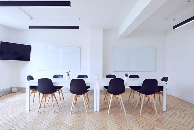 Service nettoyage salle réunion entreprise et domiciliation commerciale en France en 2025
