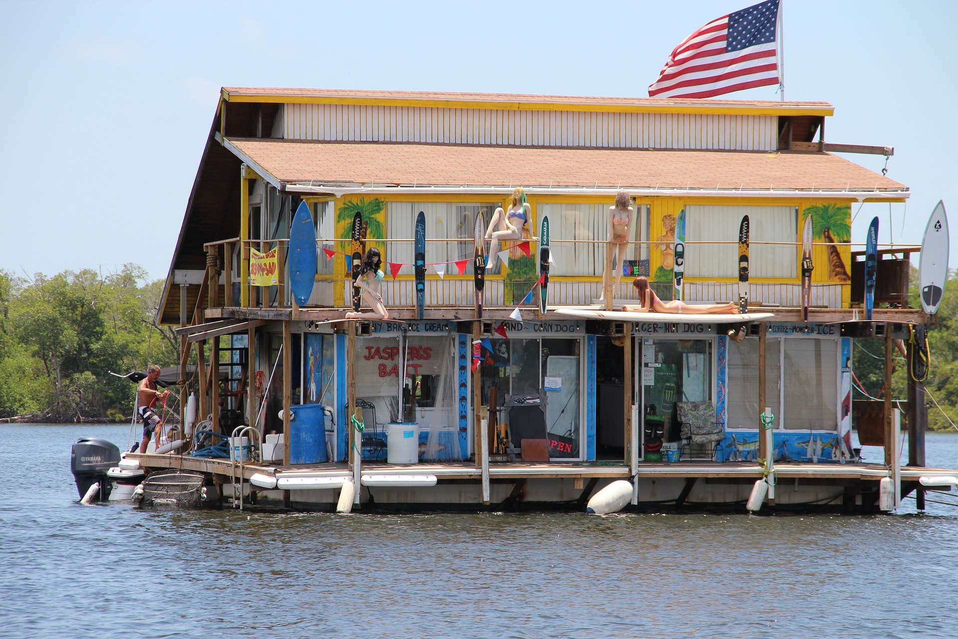 Houseboat Vacations: A New Trend in Travel
