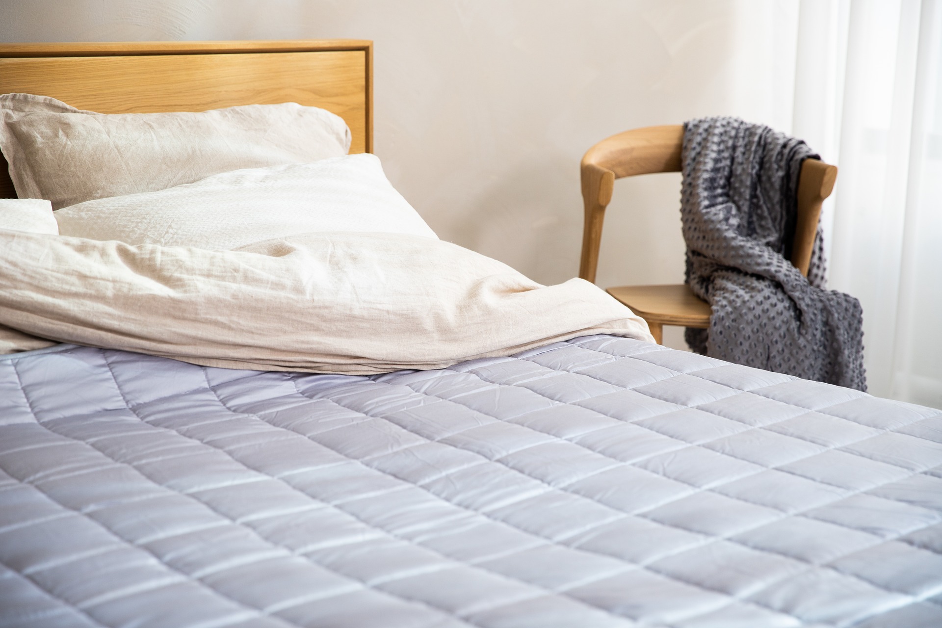 Small Space Solutions: Versatile Furniture and Clever Design Tricks