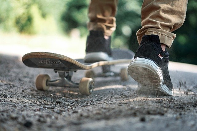 Surfskating: Riding the Concrete Wave