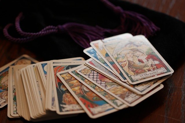 Lettura dei tarot: metodi, significati e limiti
