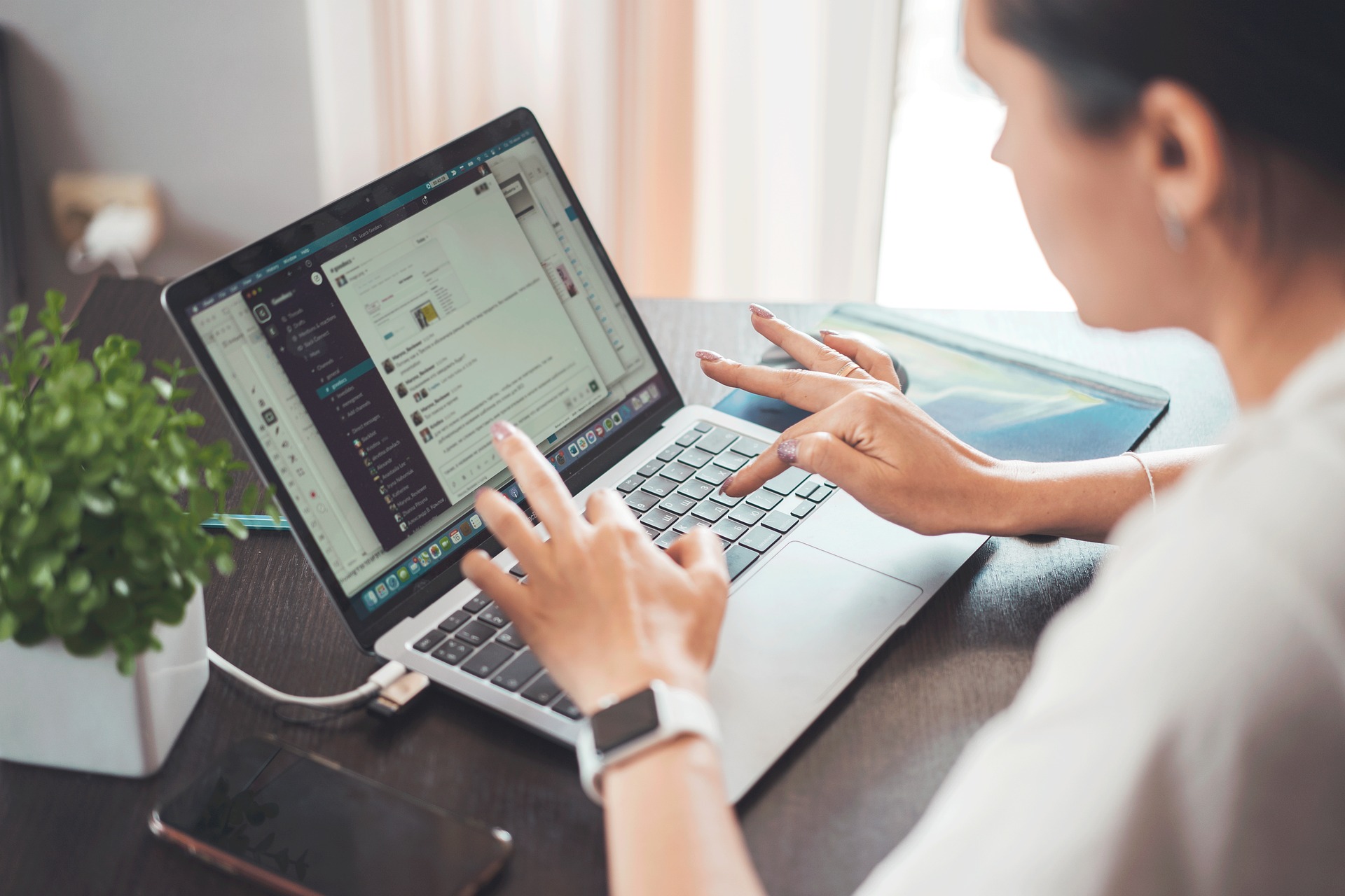"Thriving in Tech: Strategies for Successfully Navigating the Ever-Evolving IT Job Market”