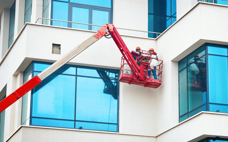 Wanneer is jouw buitenhuis weer toe aan schilderwerk? Ontdek slimme tips voor duurzaam onderhoud in 2025