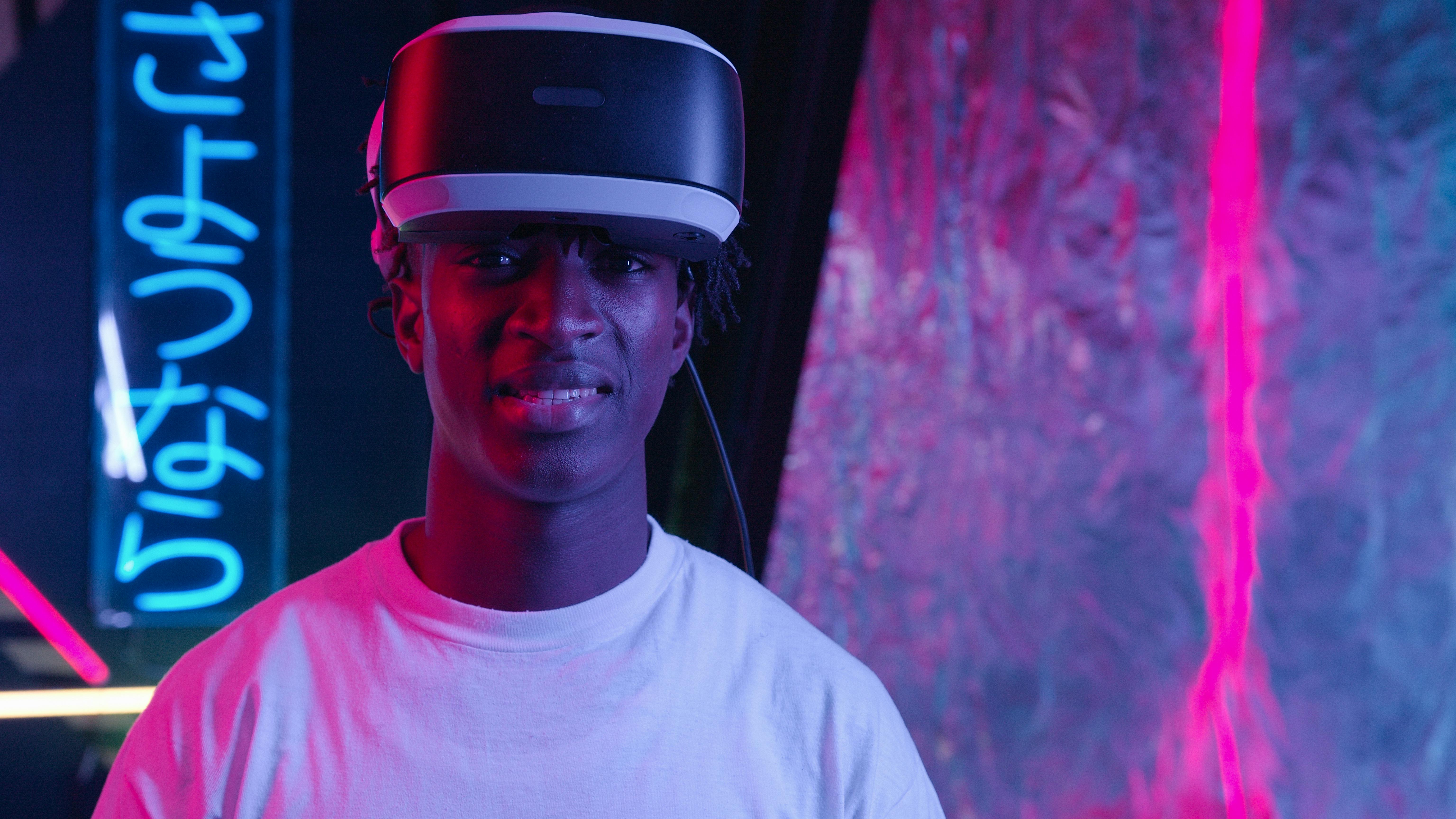 A Fresh Lens: The Expanding Universe of Virtual Reality in Entertainment