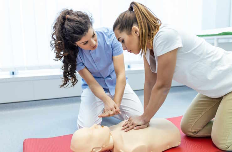 Beginner Medical Assistant Training Options for English Speakers in Italy