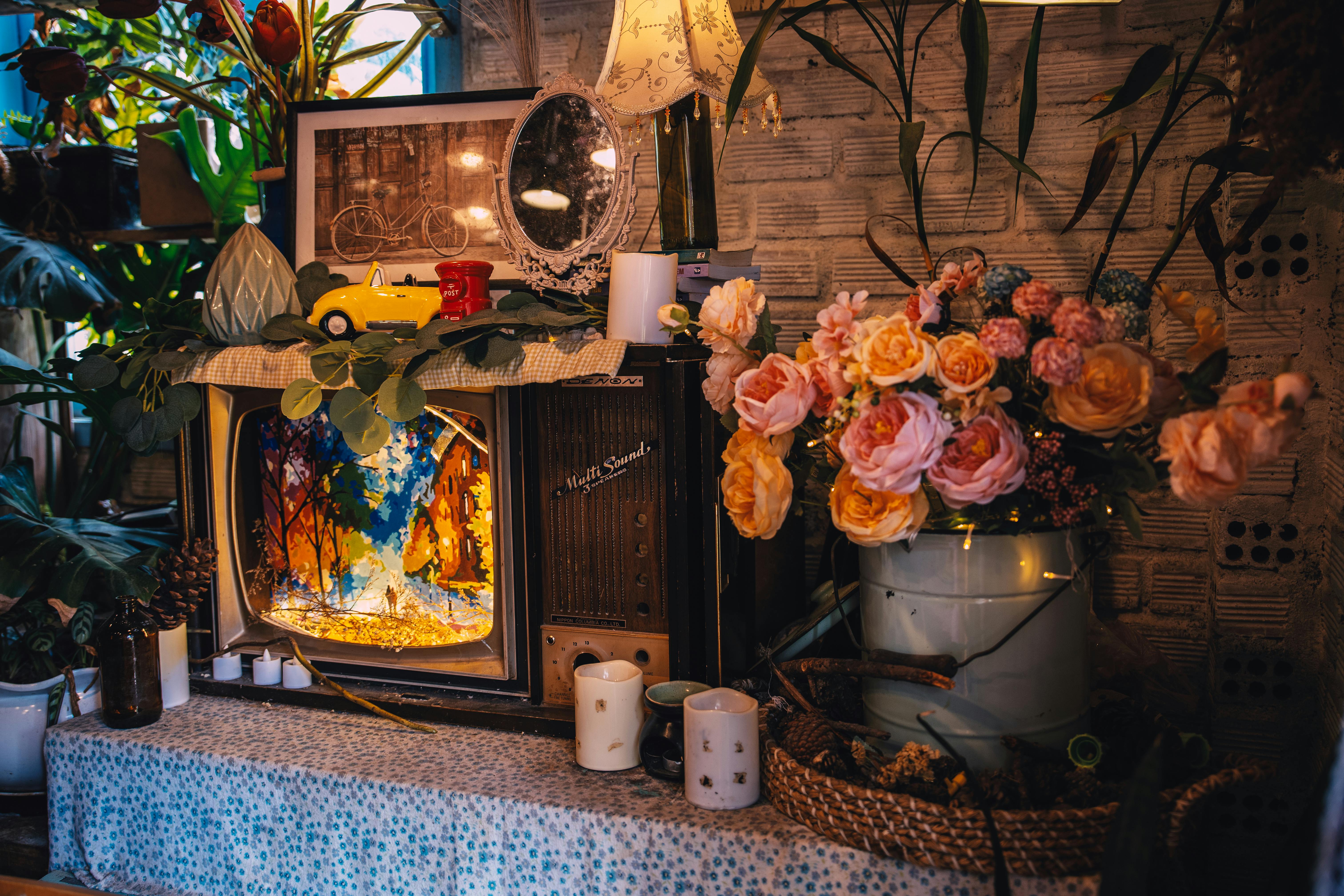 "Resurgence of the Eclectic: Blending Styles for a Personal Touch"