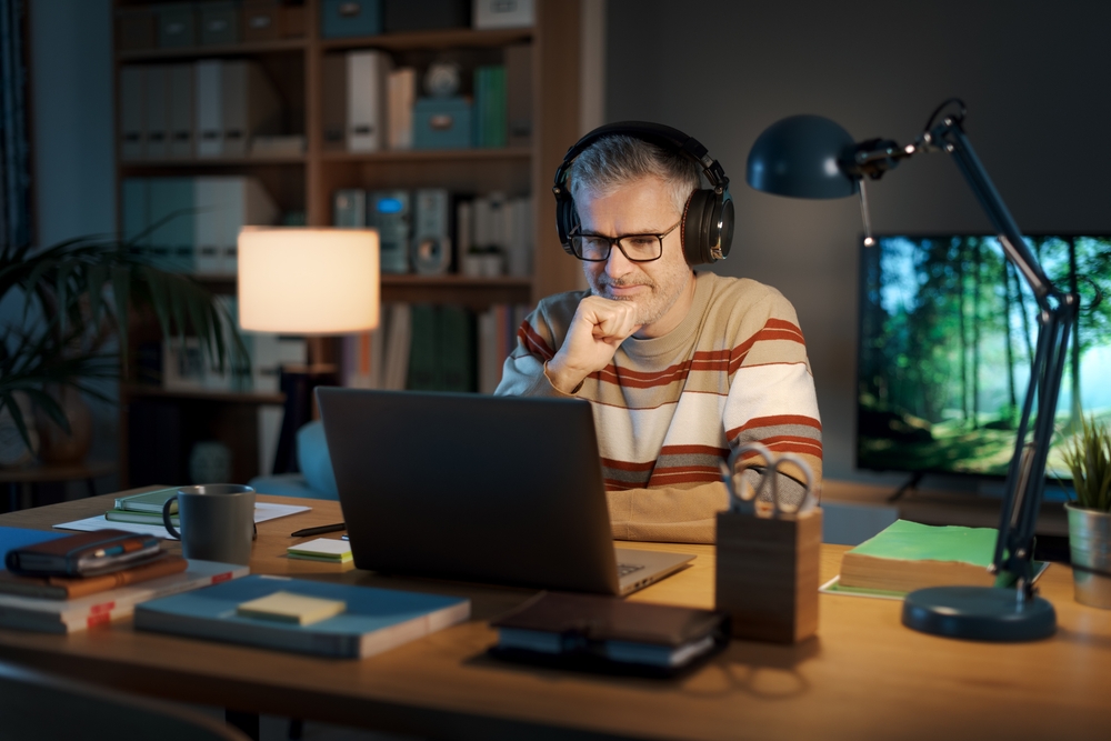 The Role of Curiosity in Lifelong Learning