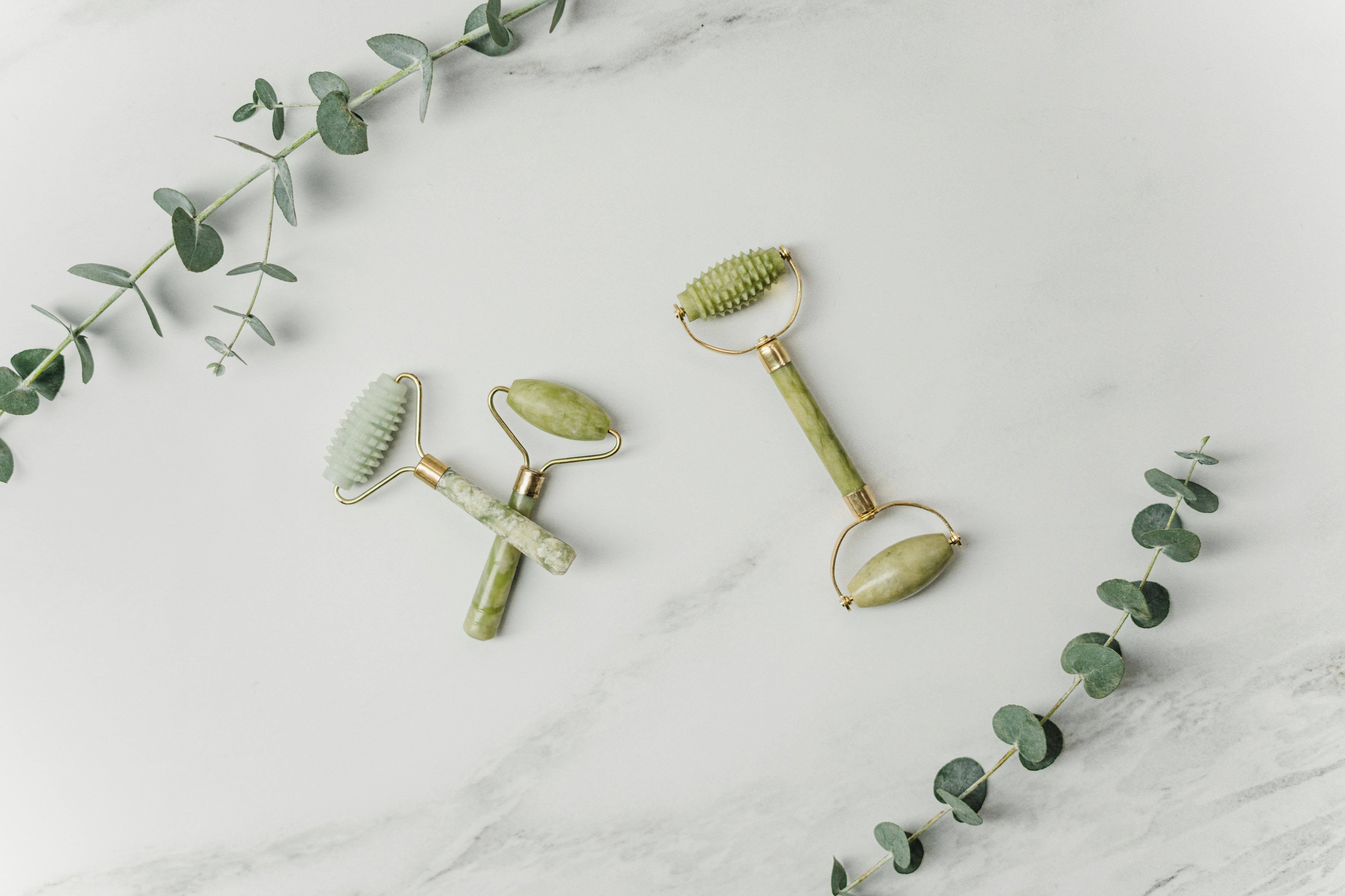 Unmasking Jade Rollers: Ancient Beauty Meets Modern Self-Care