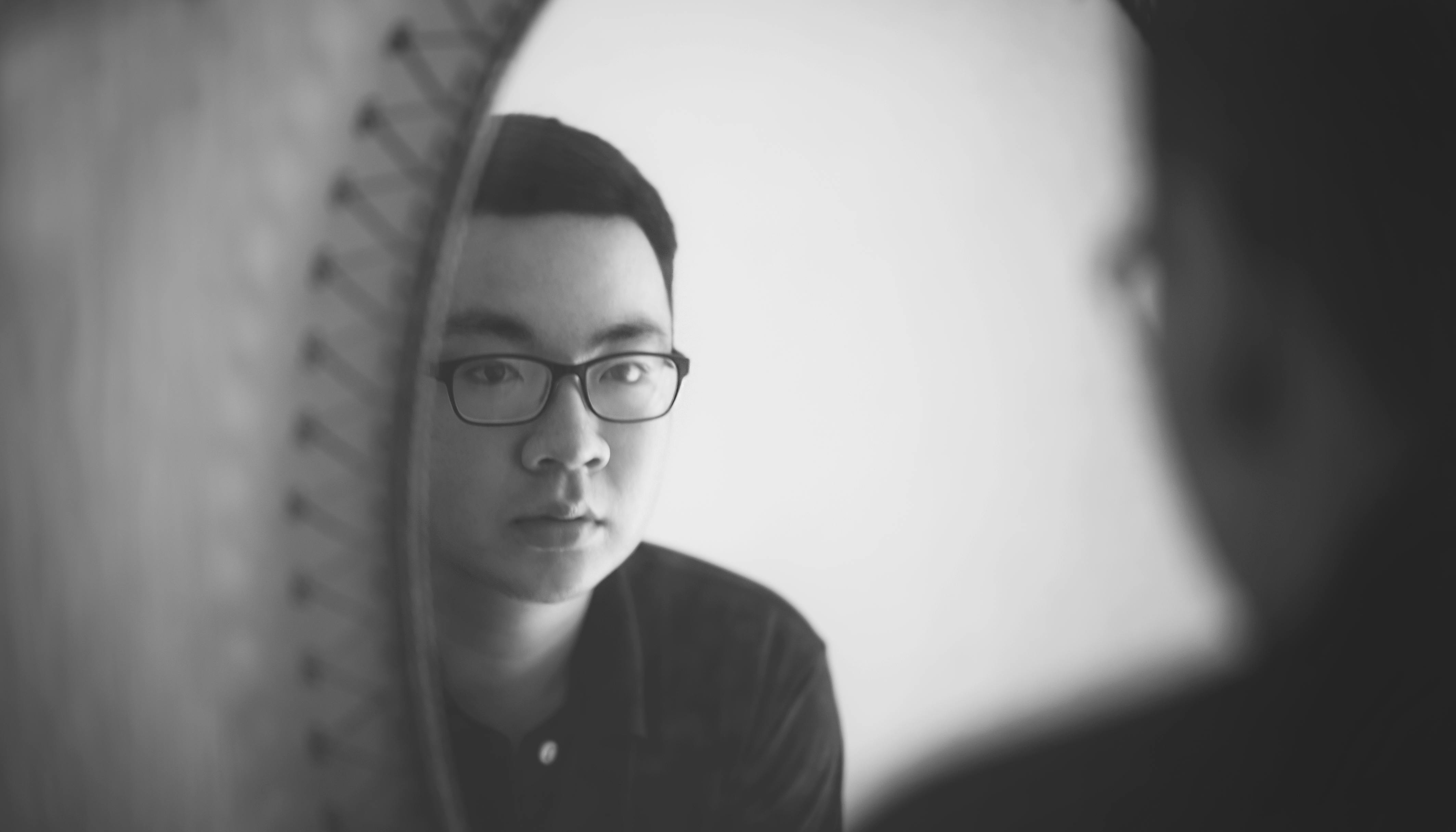 Shaping the Future: High-Tech Smart Mirrors and their Potential in Everyday Life