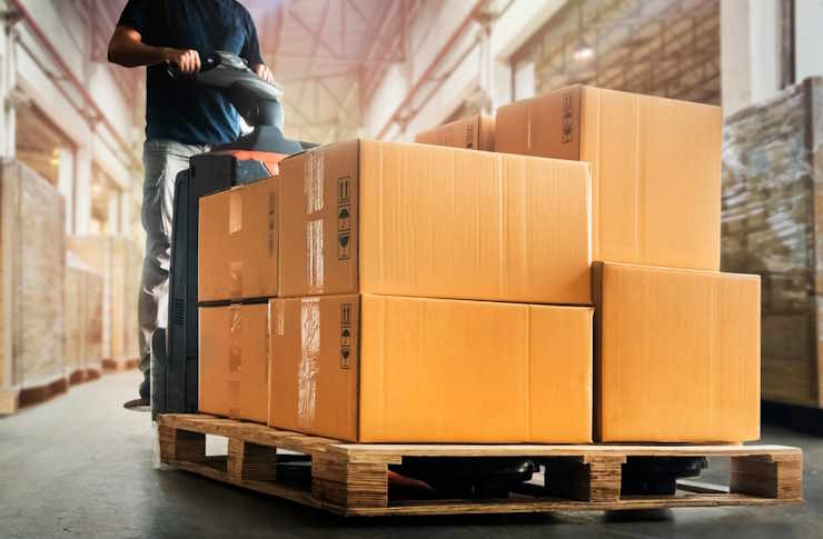 Warehouse Jobs in the UK with Flexible Hours and Earnings Up to £26,400/Year