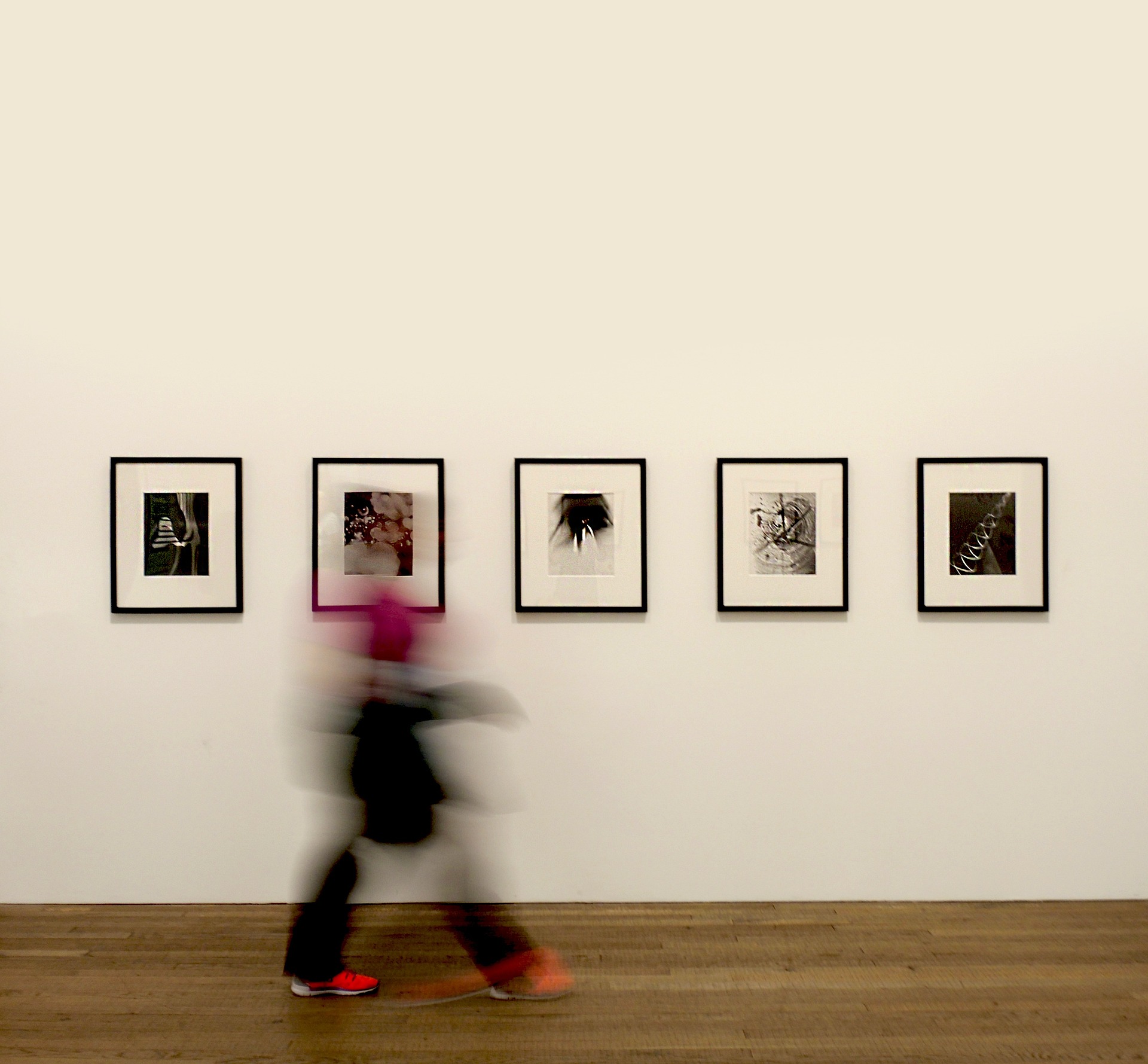 Den Stigende Bølge af Digital Kunst: En Æra af NFT'er