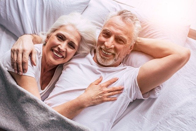 Randki dla seniorów: Jak znaleźć miłość w dojrzałym wieku