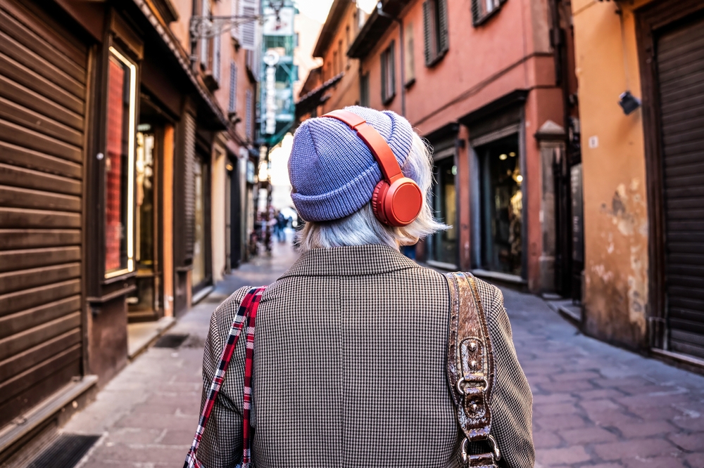 Unfolding the Chic Mystique: Decoding the High Street Fashion Culture