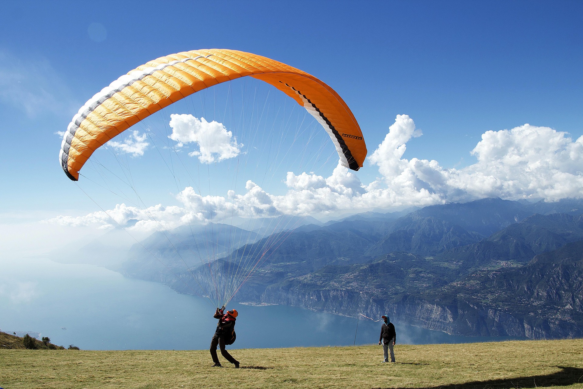 Adventure in the Skies: A Comprehensive Guide to Paragliding Travel