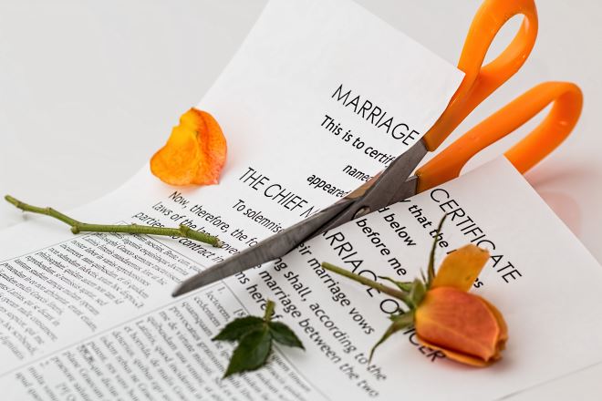 How to Find a Divorce Lawyer