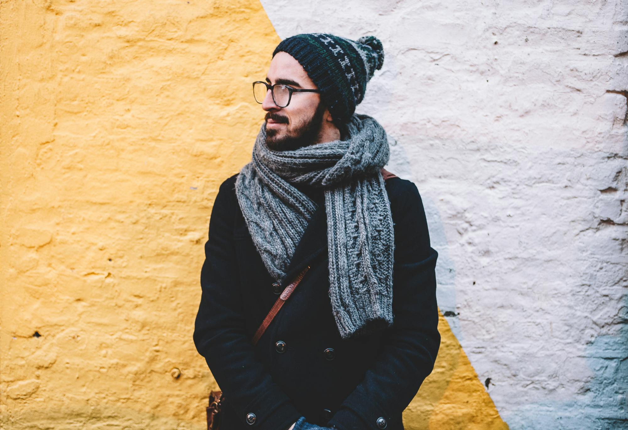 "Reviving the Art of Scarf Styling: A Versatile Fashion Statement"