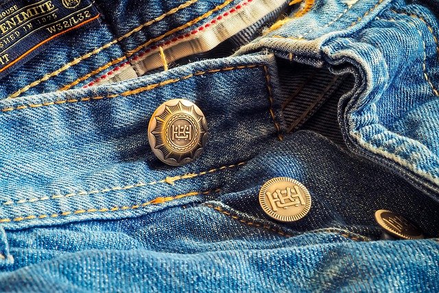 Quitapelusas de Tejidos: Renueva tu Ropa Femenina