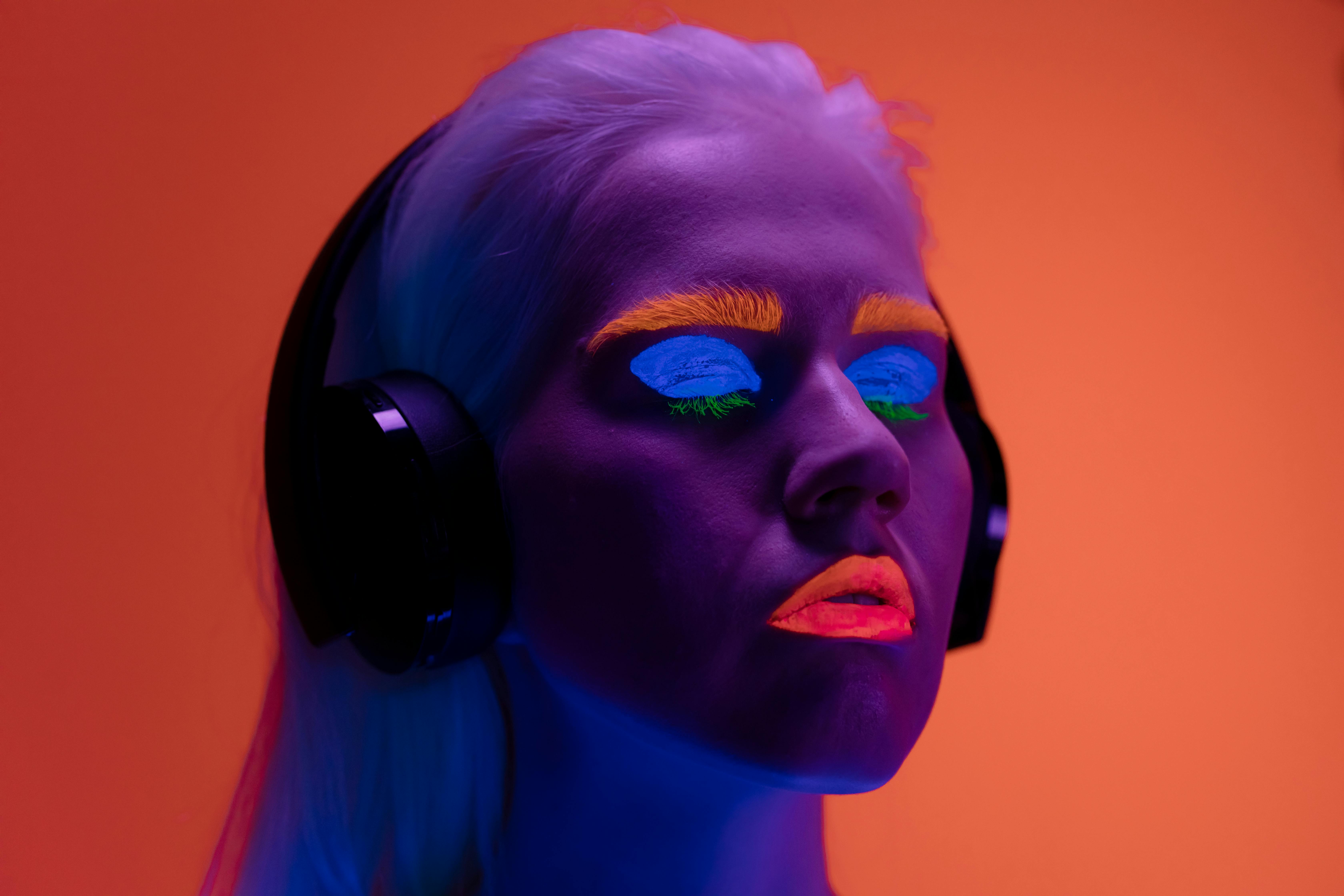 Synesthetic Artistry: Merging Senses in the Creative Sphere