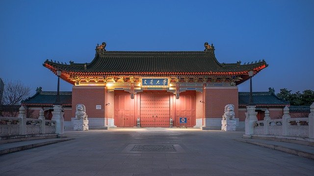 Restoration Services：建物・家具・文化財の修復ガイド