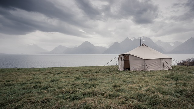 # Mengapa Anda Harus Hire Glamping Tents untuk Liburan Anda