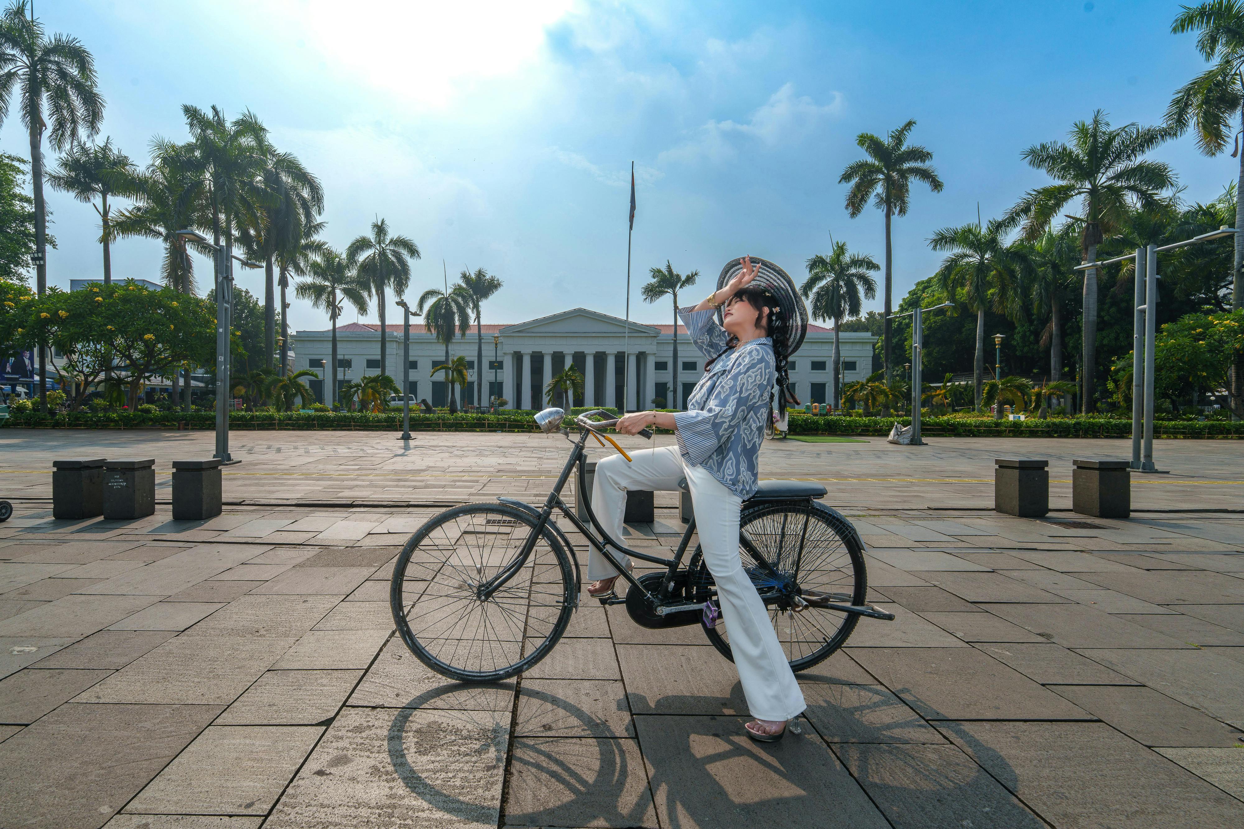 "Discovering the Charm of Pedal-powered Journeys: The Rising Trend of Bicycle Tourism"