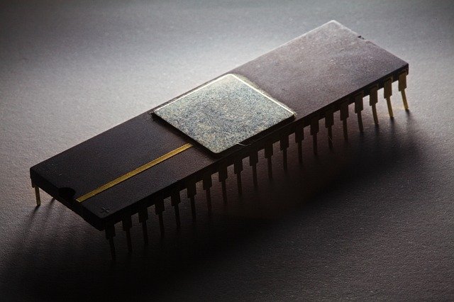RISC-V handheld consoles are quietly moving from experiments to playable devices. Open silicon is lowering barriers. Developers are porting emulators and indie engines. Early chips still lag high-end ARM. But for hobbyists and privacy-focused users, these devices promise a different kind of portable gaming future. Manufacturers and chip designers are iterating fast. Expect surprising price points and niche software ecosystems.