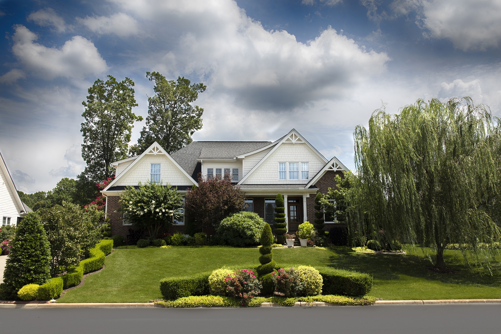 The Old World Charm: Revisiting Traditional Home & Garden Styles