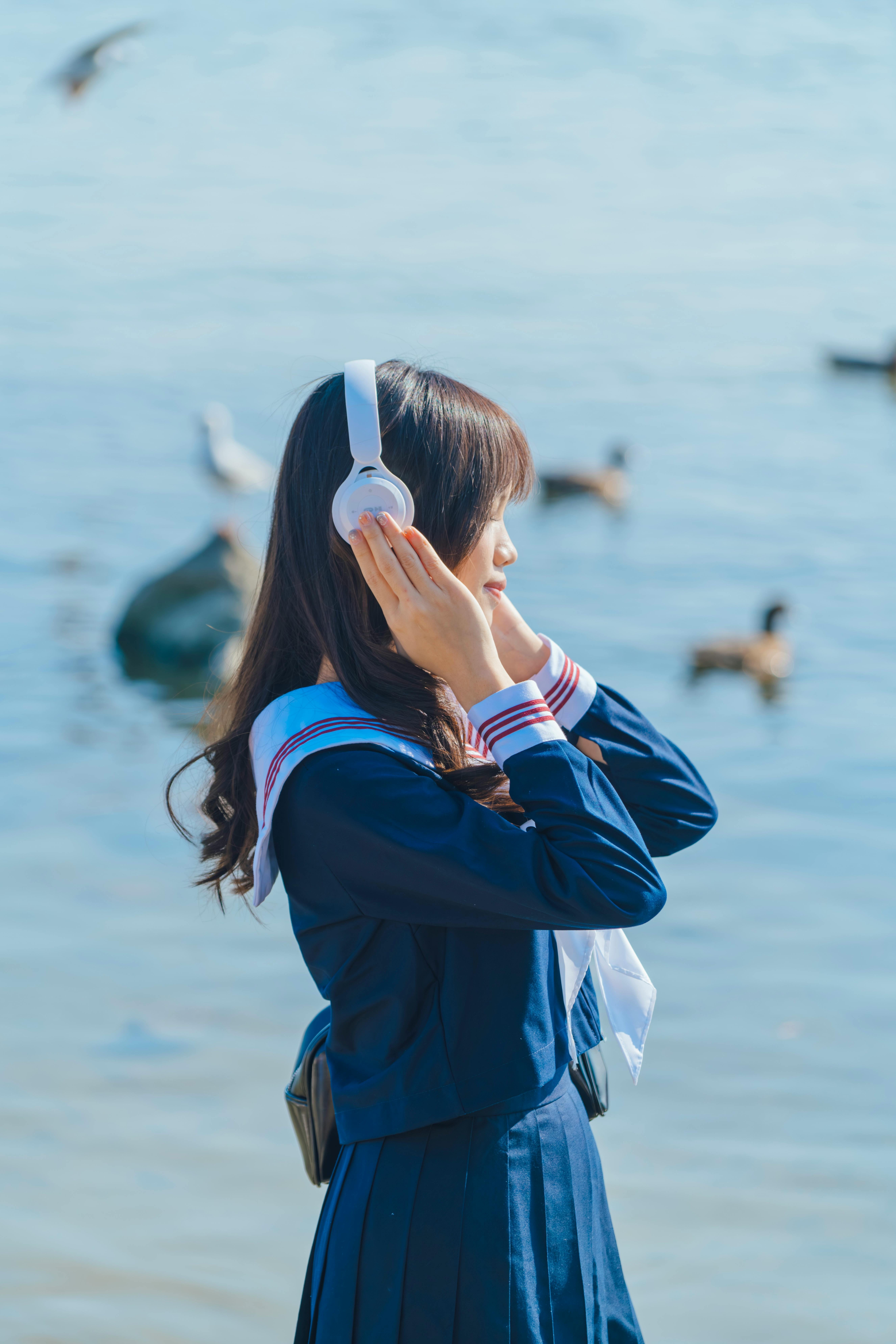The Silent Ascendancy: Noise-Cancelling Technology in the Spotlight