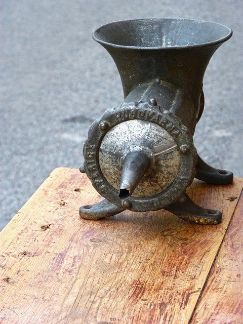 Perché in Toscana la gente sta saltando i negozi per i mercatini dell&#039;usato più economici