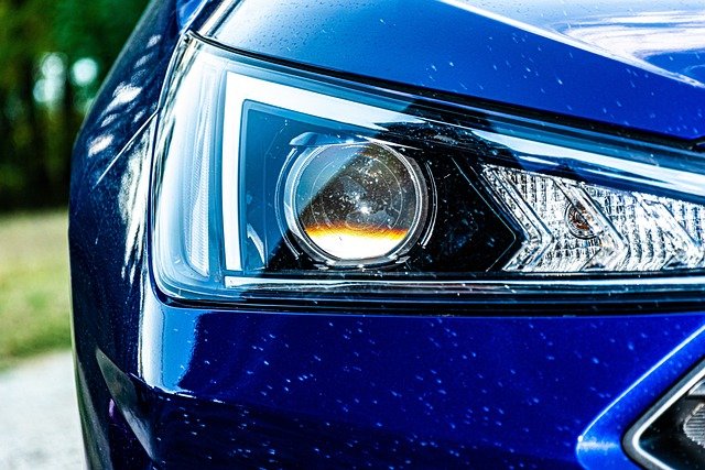 Революція автомобільних фар: від газових ліхтарів до адаптивного освітлення