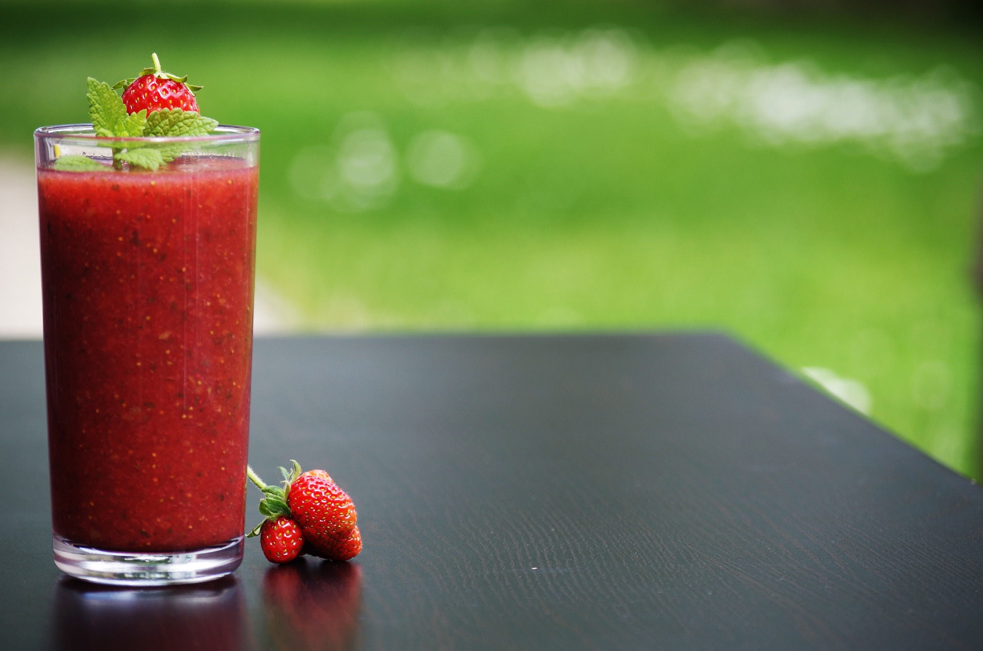 Refreshing Summer Sips: Five Trendy Beverages to Cool Down Your Summer