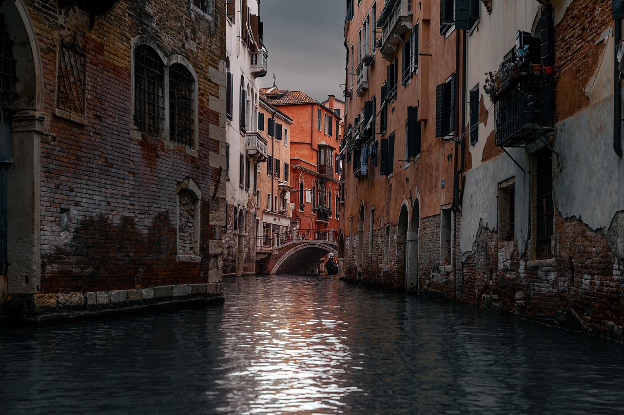 Rediscovering the Charm of Canal Travel: A Modern Take on a Traditional Journey