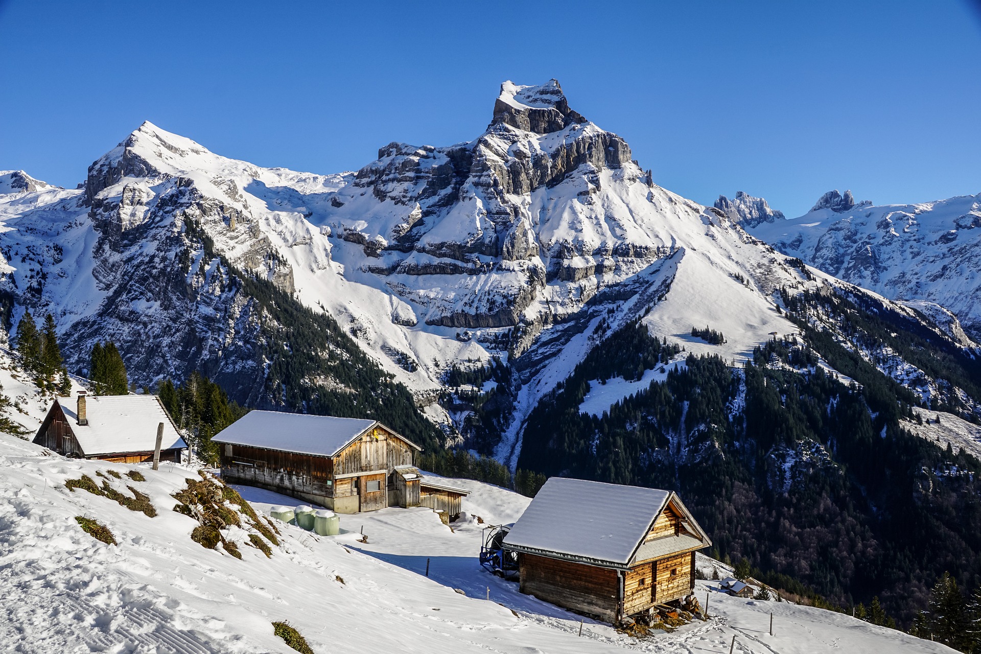 The Thrill of Ski Town Getaways: Glide Into a Winter Wonderland