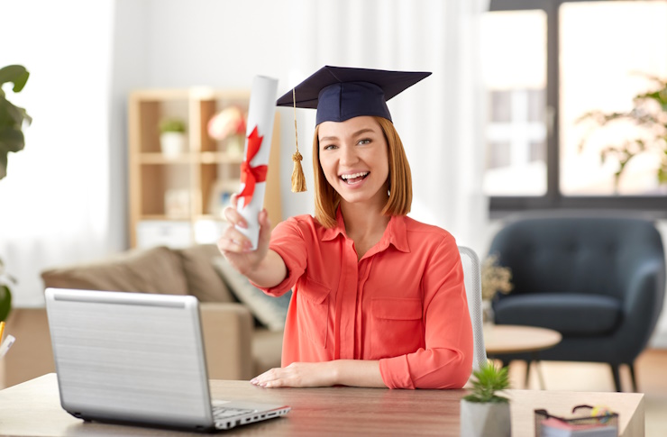Obtenha um Laptop e uma Bolsa de Estudos - O Guia Completo para Financiar sua Educação