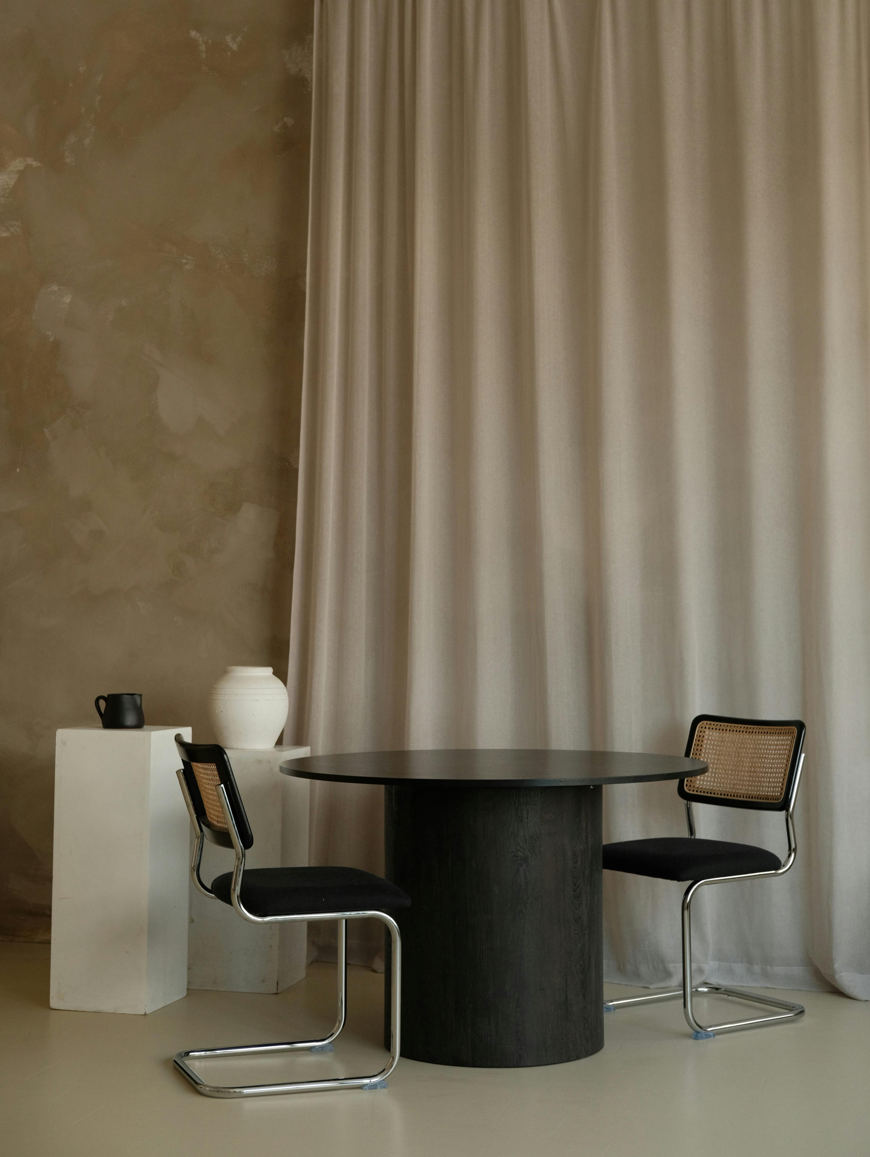 "Blending Traditional and Modern: The Fusion of Wabi-Sabi and Smart Homes"