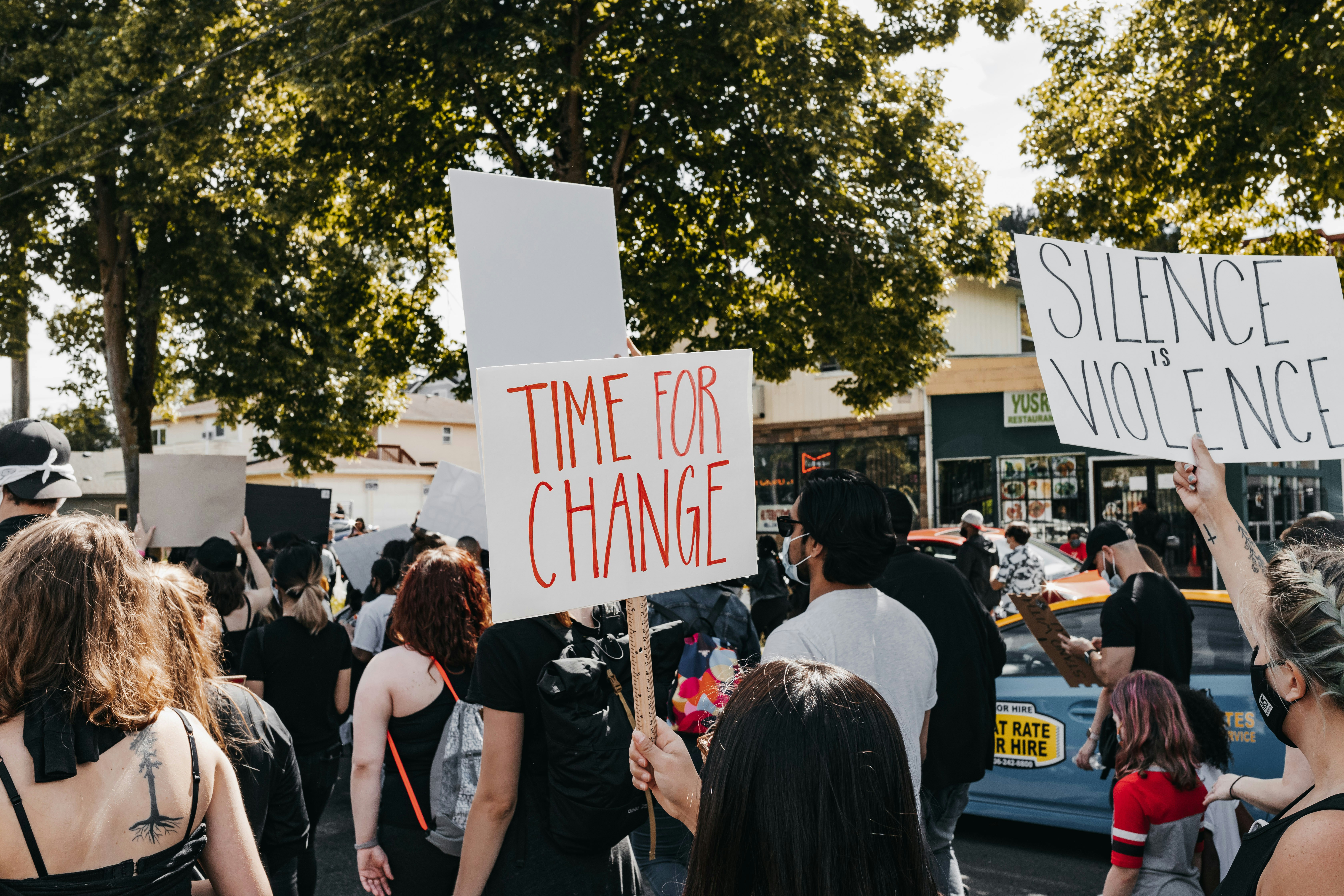 Reimagining Urban Spaces: Sociocultural Dynamics in the Era of Pop-Up Culture